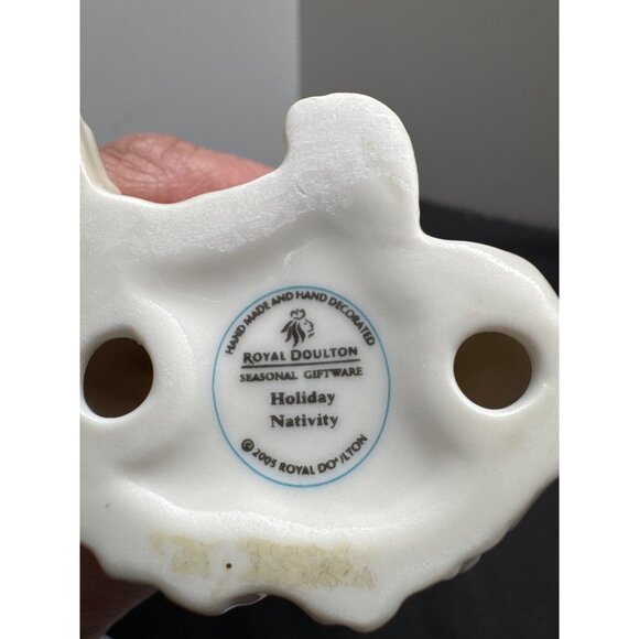 Royal Doulton 2005 Boy with Sheep Holiday Nativity Hand Painted NO Box - Picture 6 of 7